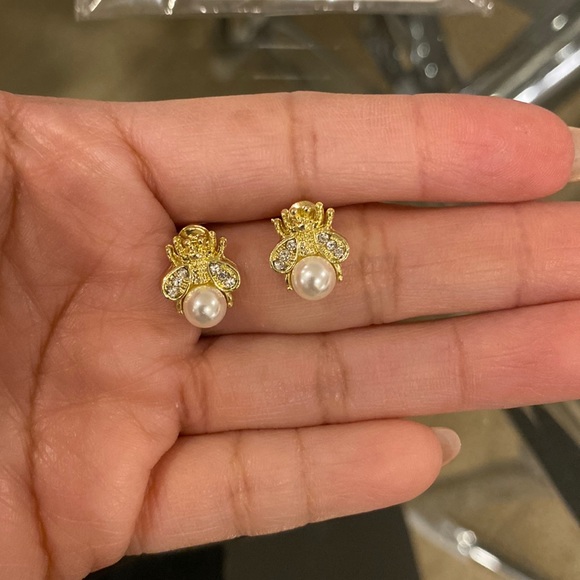 Bee earrings 🐝 - Picture 3 of 5